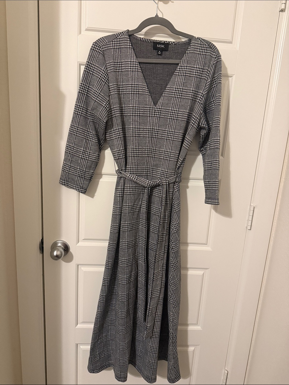 MSK Gray Plaid V‑Neck Midi Dress with Waist Tie